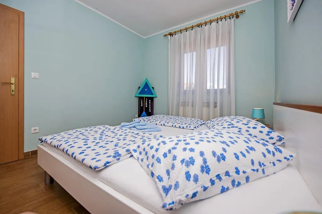 Apartments Karmen Rovinj 0*,